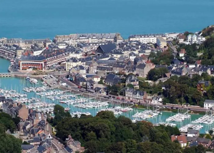 Tres Bel Appartement Au Pied Du Port L\'Albatre